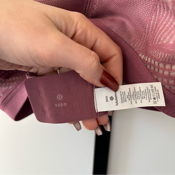 [32DD] 2019 Lululemon Awake To Lace Bra In Plumful Smoky Blush - Picture 9 of 9